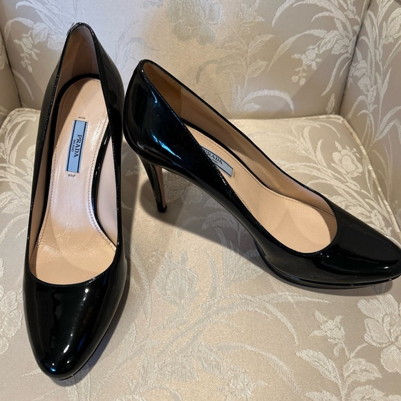 Prada Italy Shiny Black Patent Heels Platform Sz 40 Stunning! - Picture 1 of 16